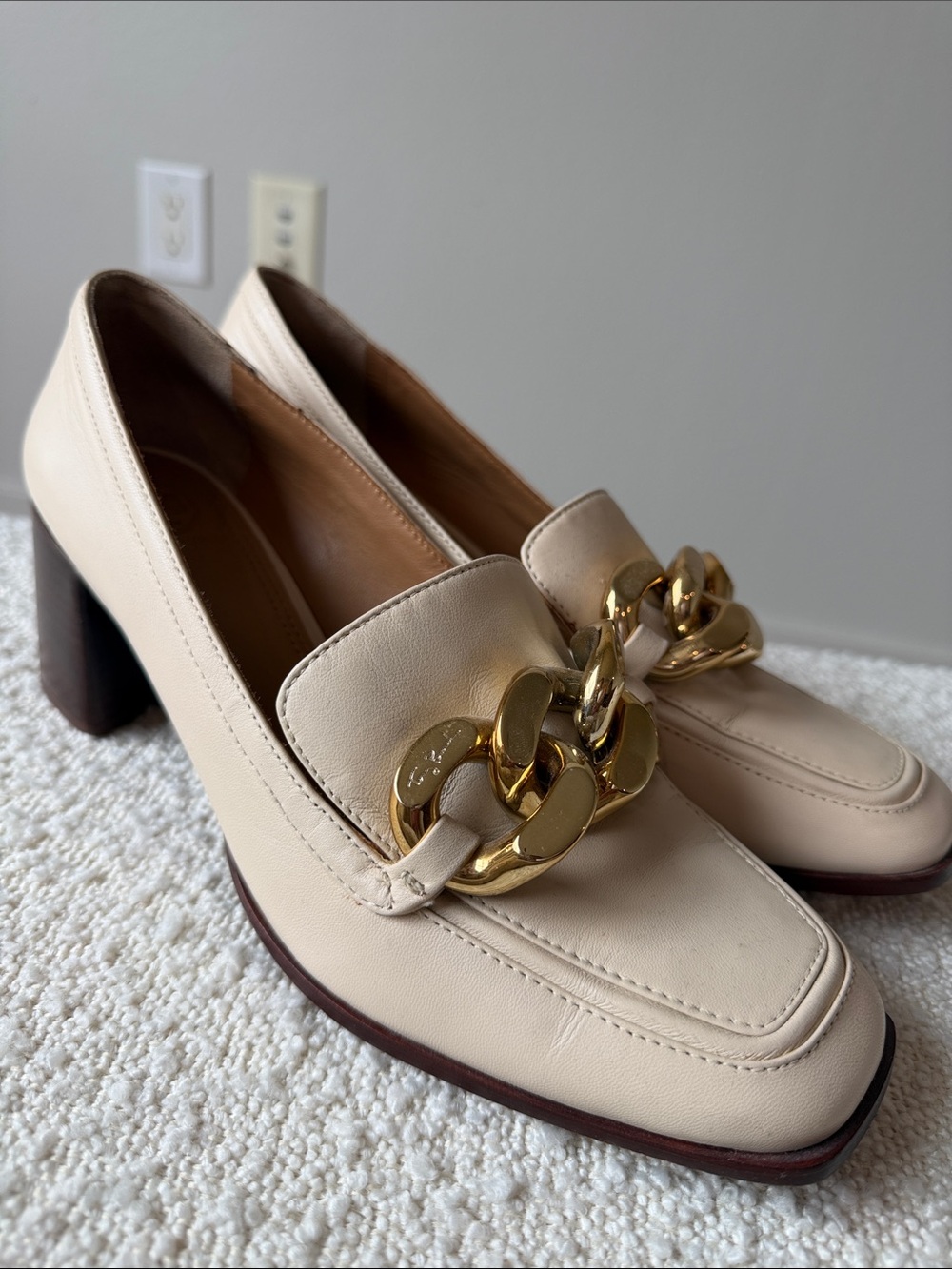 Tory Burch Adrien cream/gold leather heel loafers - Size 8